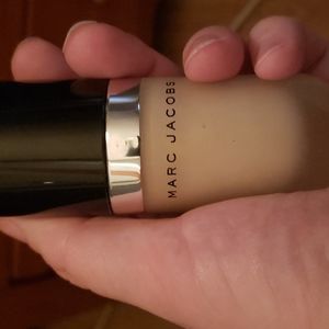 Marc Jacobs remarcable foundation 10 ivory